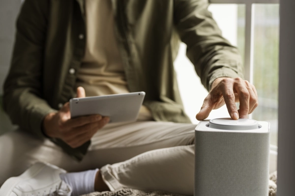 Яндекс Станция 3: атмосферная подсветка, мощный звук и продвинутые функции для дома